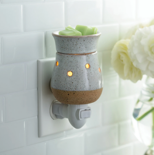 RUSTIC WHITE PLUGGABLE WARMER